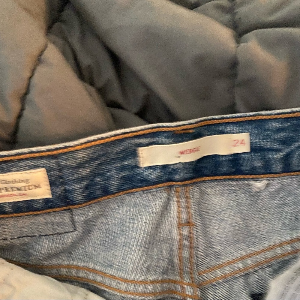 LEVIS SHORTS - Picture 5 of 6